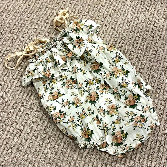 Like new! Babe and Tess bubble romper. Darling! Worn once. - Picture 3 of 3